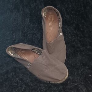 TOMS Women's Earthy Brown Flats